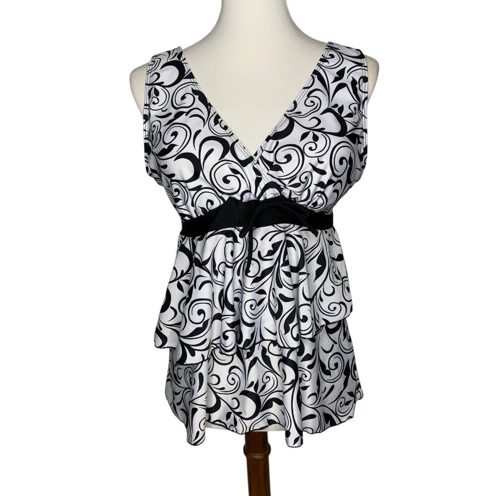 White and Black Tiered Tankini Top Size XXL Built In Bra Removable Cups